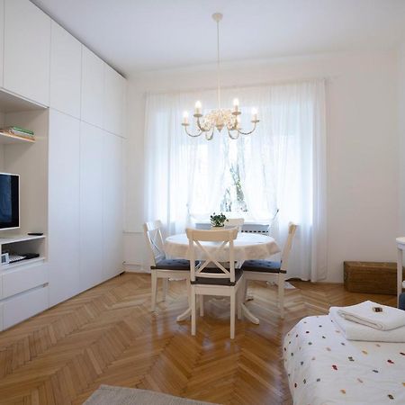 Vedrana-Near Centre And Free Garage, Electricity For Electric Cars ซาเกร็บ ภายนอก รูปภาพ